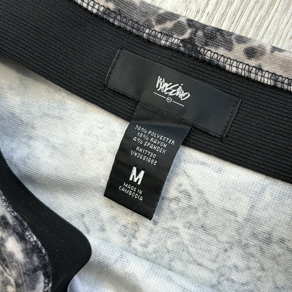 🎈4 LISTINGS FOR $20 Mossimo Snake Skin Black Pencil Skirt size Medium - Picture 3 of 5